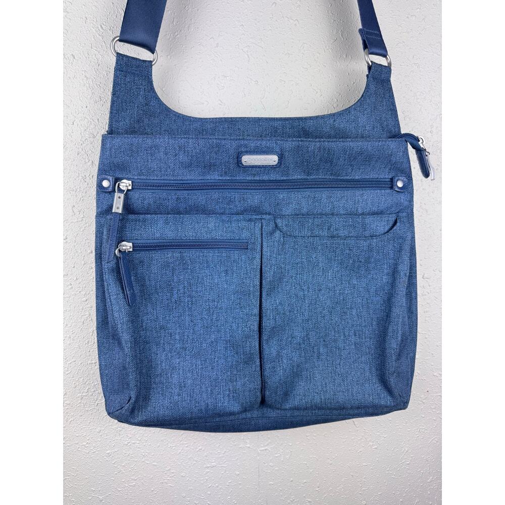 Baggallini On Track crossbody bag